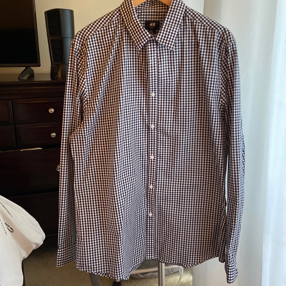 Men’s blue and white checkerboard shirt, new with TAG